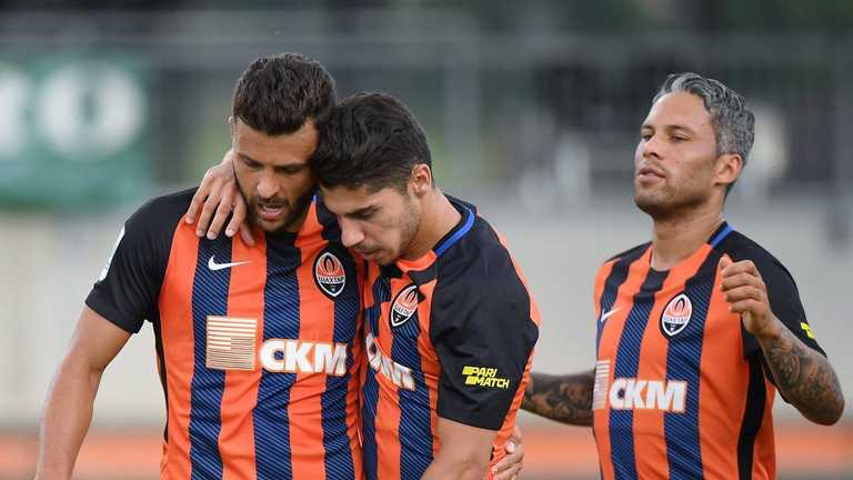 Марлос с партнерами / фото ФК Шахтер Марлос с партнерами / фото ФК Шахтер