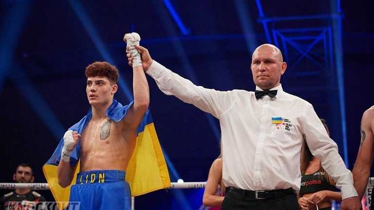 Василь Чеботар / knockoutboxingnight Василь Чеботар / knockoutboxingnight