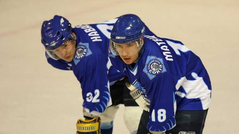 Олександр Матвійчук з партнером / Фото ХК Сокіл Олександр Матвійчук з партнером / Фото ХК Сокіл