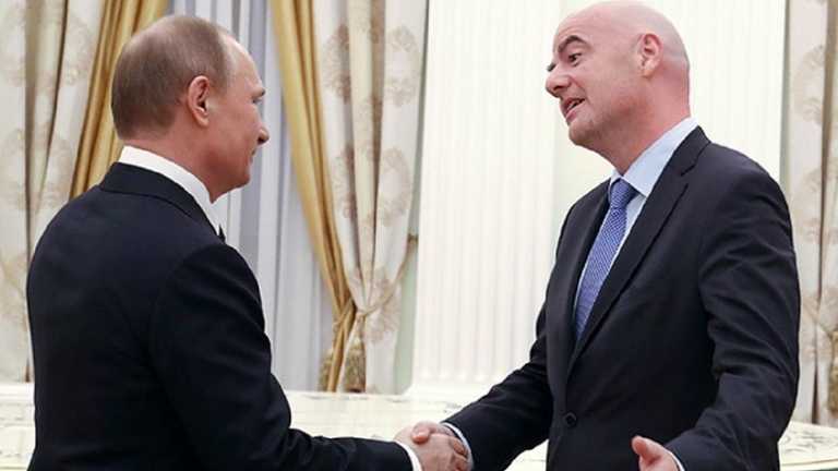 ФИФА вынуждена разбираться с наглыми преступниками / Reuters ФИФА вынуждена разбираться с наглыми преступниками / Reuters