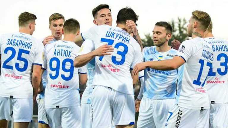 Денис Антюх с партнерами / фото ФК Динамо Денис Антюх с партнерами / фото ФК Динамо