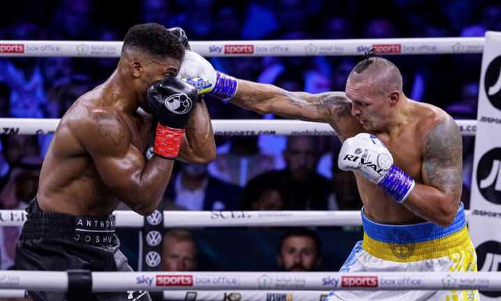 Джошуа получает от Усика / Anadolu Agency Джошуа получает от Усика / Anadolu Agency