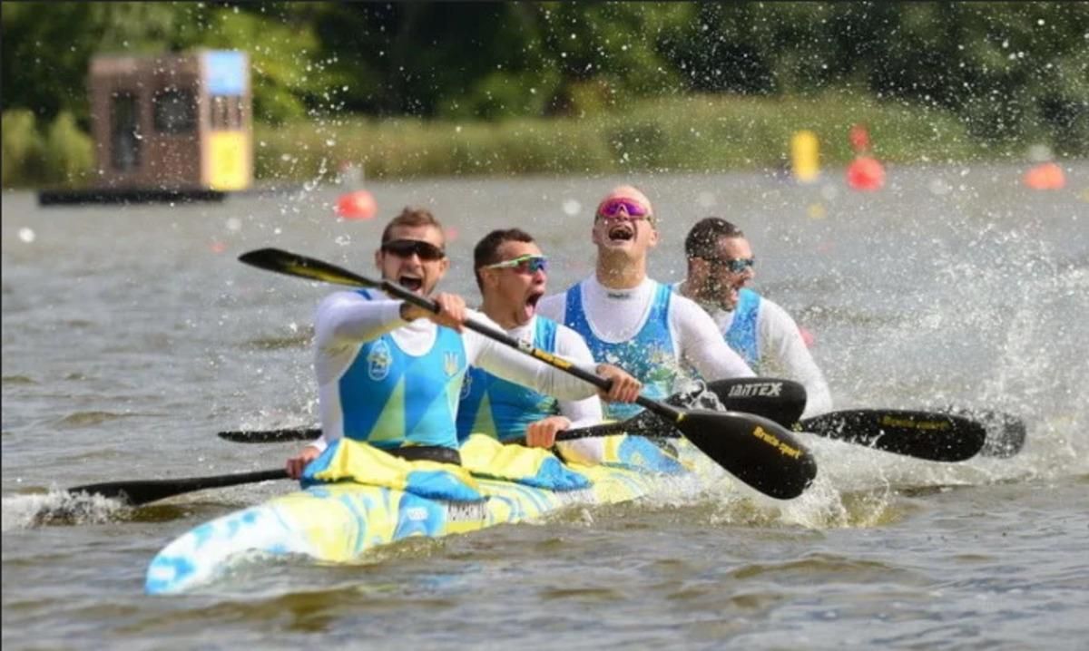 Чоловіча збірна України з веслування на байдарках-четвірках / фото з відкритих джерел