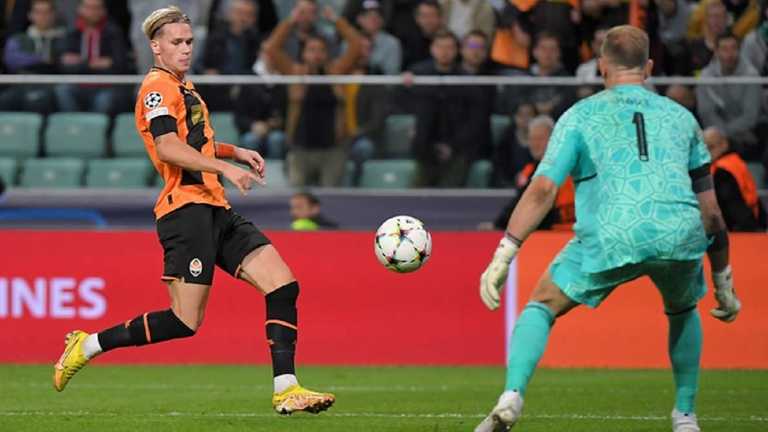 Михайло Мудрик (ліворуч) / ФК Шахтар Михайло Мудрик (ліворуч) / ФК Шахтар