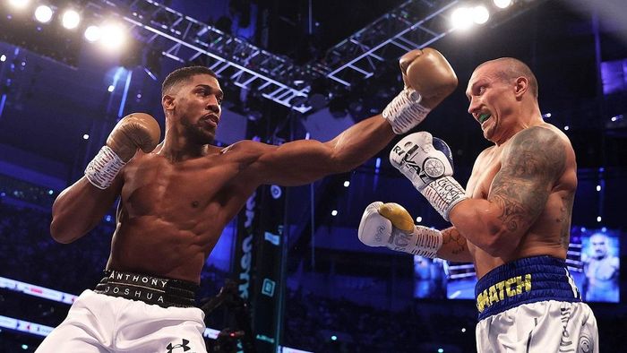 "Все цифры воспроизвел и четверостишие написал": Усик имел нетривиальное задание от тренера на пресс-конференцию с Джошуа