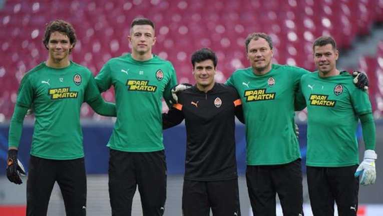 Микита Турбаєвський (крайній ліворуч) / ФК Шахтар Микита Турбаєвський (крайній ліворуч) / ФК Шахтар