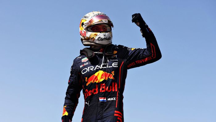 Гран-при Японии: Ферстаппен выиграл гонку в экстремальных условиях и завоевал скандальный чемпионский титул