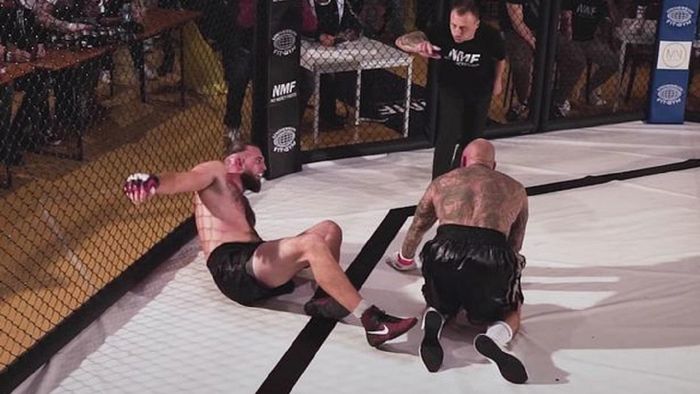 Двойной нокдаун: бойцы MMA выдали самое редкое завершение поединка