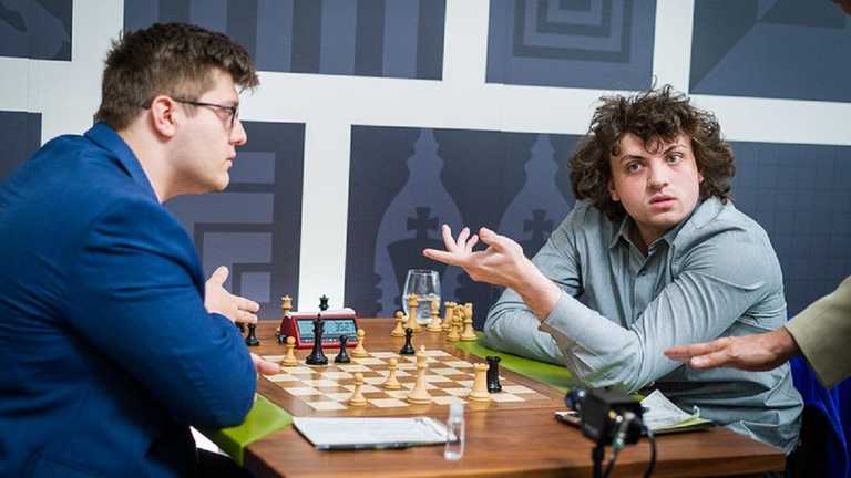 Ганс Ниманн и Сэм Севиан / Фото Chess24 Ганс Ниманн и Сэм Севиан / Фото Chess24