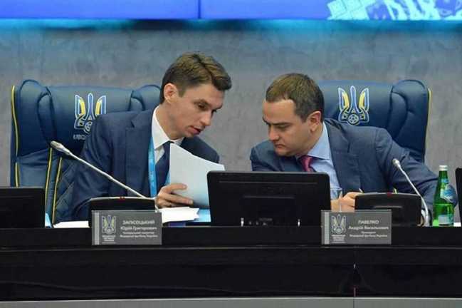 Юрій Запісоцький та Андрій Павелко / Фото ФФУ Юрій Запісоцький та Андрій Павелко / Фото ФФУ