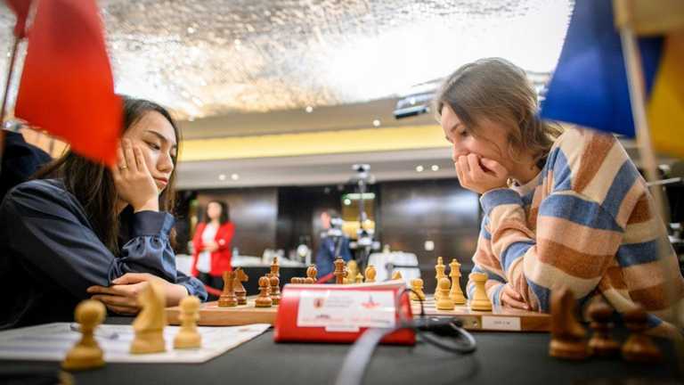 Мария Музычук (справа) / FIDE