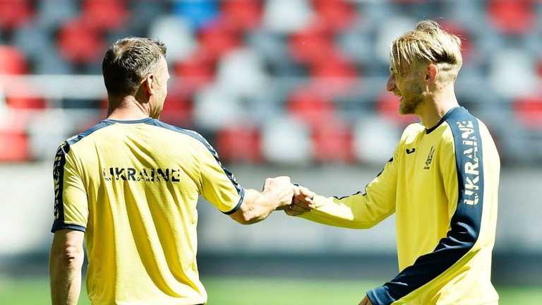 Роман Безус у збірній України / фото УАФ Роман Безус у збірній України / фото УАФ