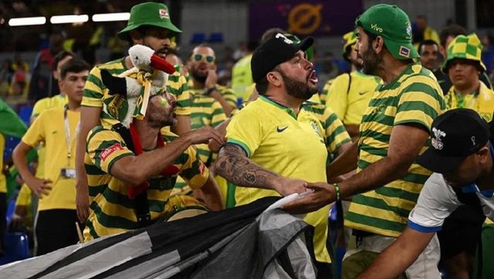 ЧМ-2022: бразильские болельщики поразились между собой во время матча против Швейцарии