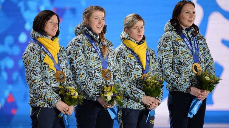 Сборная Украины на олимпийском подиуме / фото НОК