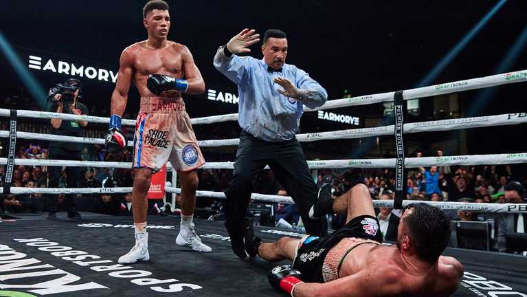 Девід Моррель – Айдос Єрбосинули / Фото SHOWTIME Девід Моррель – Айдос Єрбосинули / Фото SHOWTIME