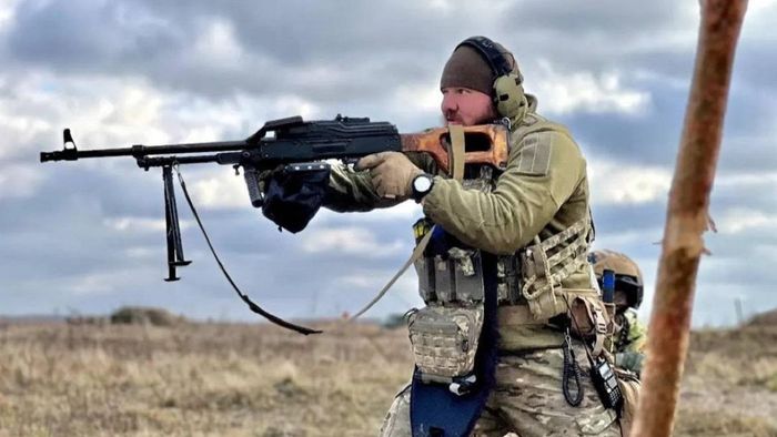 Променял клюшку на пулемет: воспитанник Сокола защищает Украину с оружием в руках