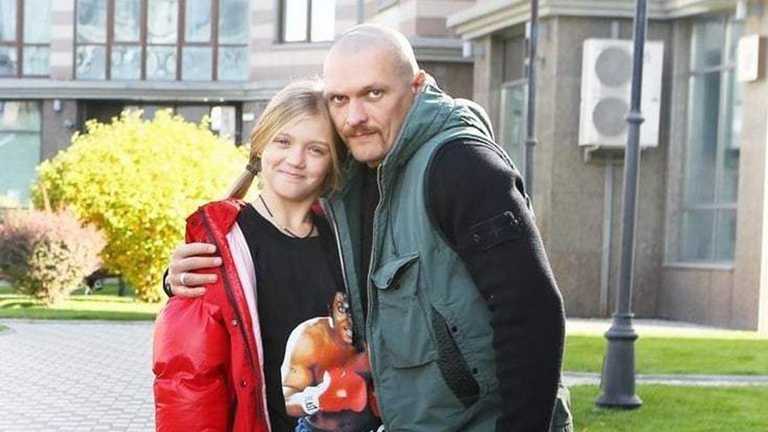 Олександр Усик з донькою / Фото з соцмереж