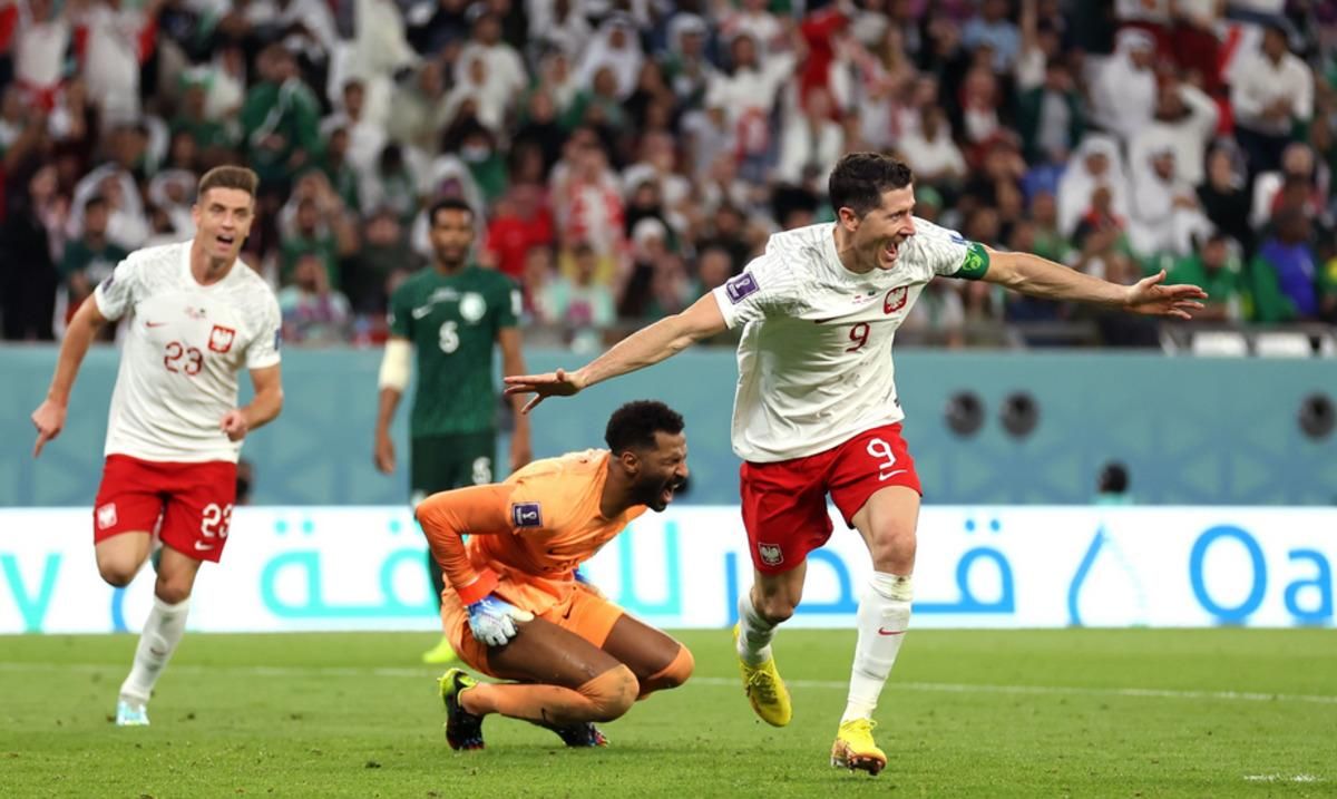 Роберт Левандовски после забитого гола / Фото из открытых источников