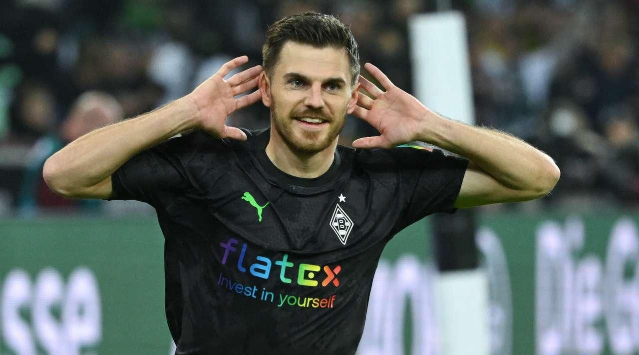 Боруссия М одолела Боруссию Д / фото AFP