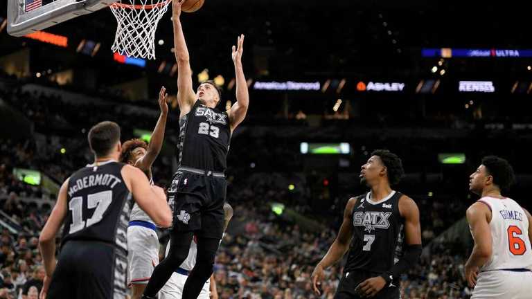 Сан-Антонио одержал победу над Нью-Йорком / Фото НБА Сан-Антонио одержал победу над Нью-Йорком / Фото НБА