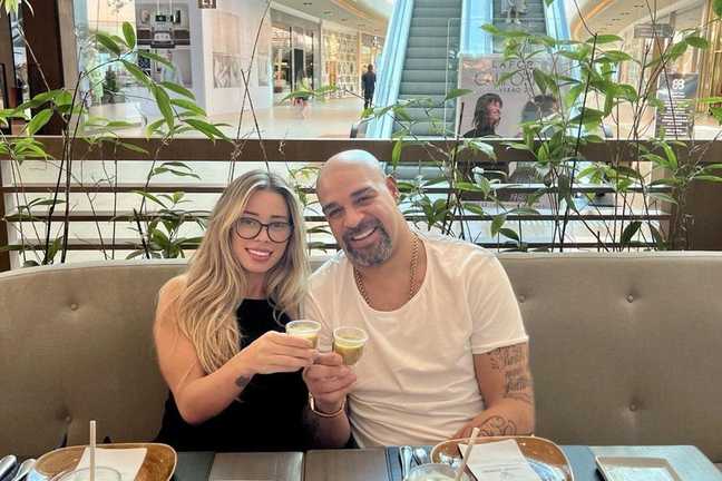 Адриано с женой / Фото из соцсетей