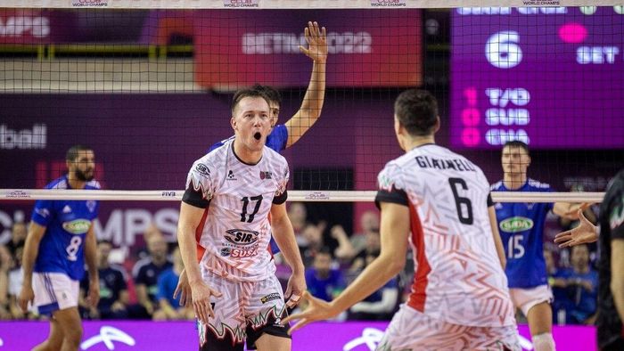 Капитан сборной Украины по волейболу повторил легендарный жест Черновола после победы в ЛЧ