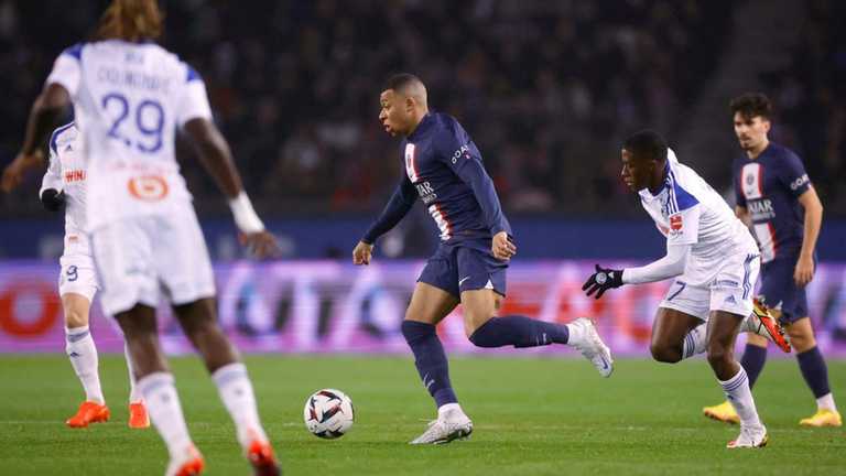 ПСЖ чуть не опозорился в Лиге 1 / AFP ПСЖ чуть не опозорился в Лиге 1 / AFP