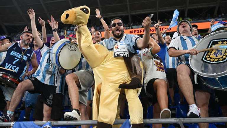 Аргентинці та австралійці розіграють путівку до чвертьфіналу / фото AFP Аргентинці та австралійці розіграють путівку до чвертьфіналу / фото AFP