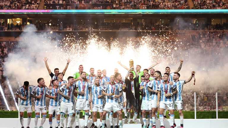 Аргентина празднует чемпионство / Фото ФИФА Аргентина празднует чемпионство / Фото ФИФА