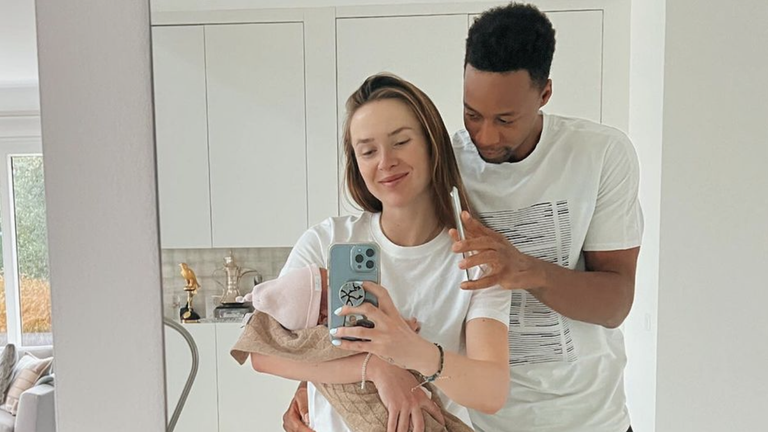 Світоліна з чоловіком та донечкою / фото Instagram Світоліна з чоловіком та донечкою / фото Instagram