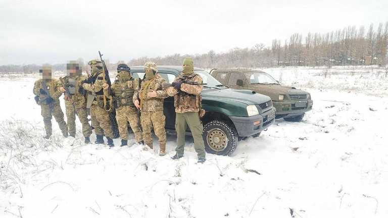 Favbet Foundation передав позашляховики і мікроавтобус на потреби ЗСУ / Фото Favbet Foundation Favbet Foundation передав позашляховики і мікроавтобус на потреби ЗСУ / Фото Favbet Foundation