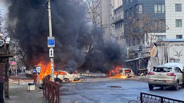 Оккупанты обстреляли центр Херсона / фото из открытых источников Оккупанты обстреляли центр Херсона / фото из открытых источников