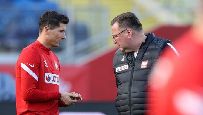 Польша официально уволила тренера сборной – на должность сватают Шевченко