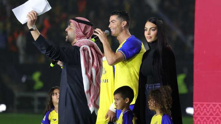 Презентація Роналду в Аль-Насрі / Фото клубу Презентація Роналду в Аль-Насрі / Фото клубу