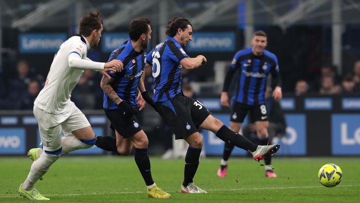 Интер стал первым полуфиналистом Кубка Италии, выбив из турнира экс-клуб Малиновского