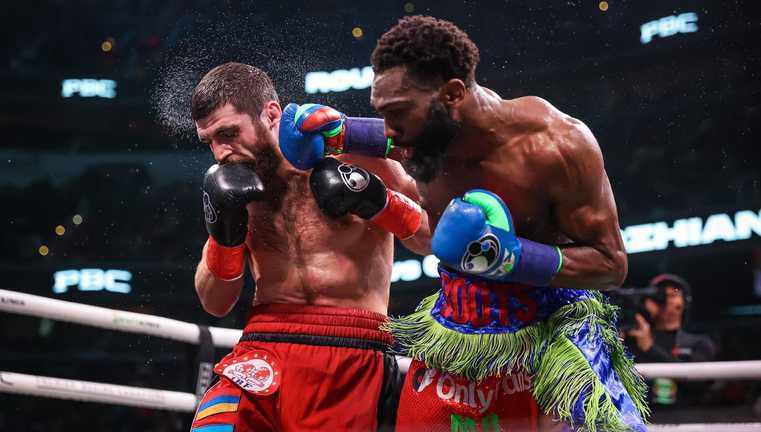 Чухаджян проти Енніса / фото Showtime Чухаджян проти Енніса / фото Showtime