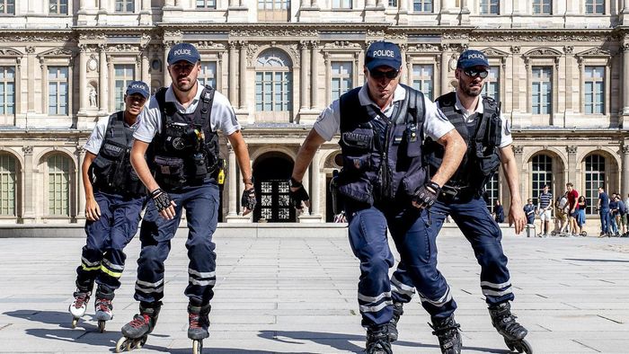 Париж-2024: полицейские на роликах будут отвечать за безопасность во время Олимпийских игр