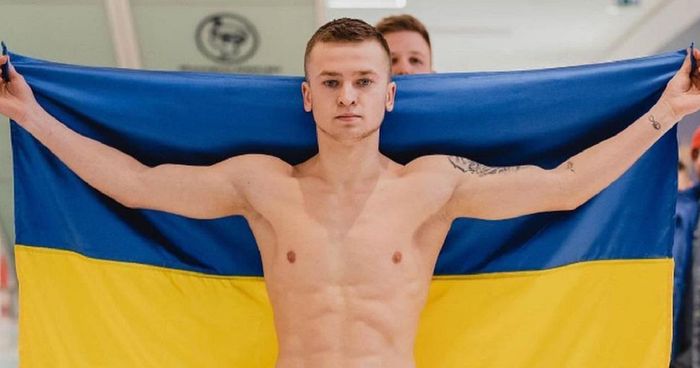 Відбив печінку: український боксер відправив чеха в нестерпний нокаут у першому раунді – відео дня