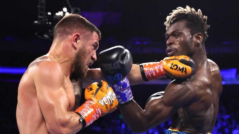 Ломаченко – Комми / Фото Top Rank Ломаченко – Комми / Фото Top Rank