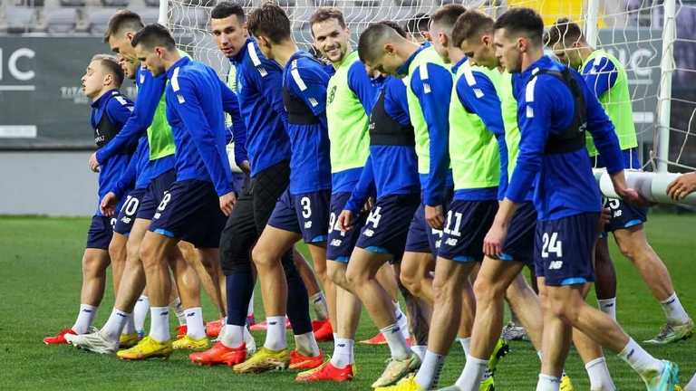 Динамо на зборах / фото ФК Динамо Київ Динамо на зборах / фото ФК Динамо Київ