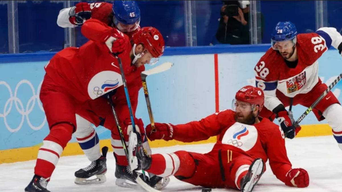 Російські хокеїсти у матчі з Чехією на ОІ-2022 / фото з відкритих джерел
