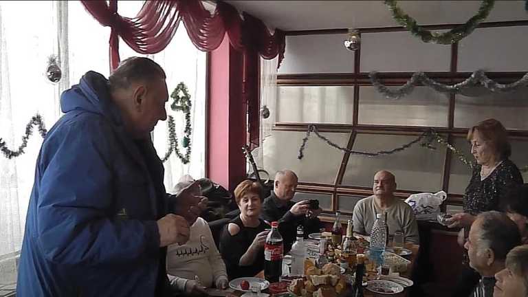 Николай Кравченко на скандальном корпоративе / фото из соцсетей Николай Кравченко на скандальном корпоративе / фото из соцсетей