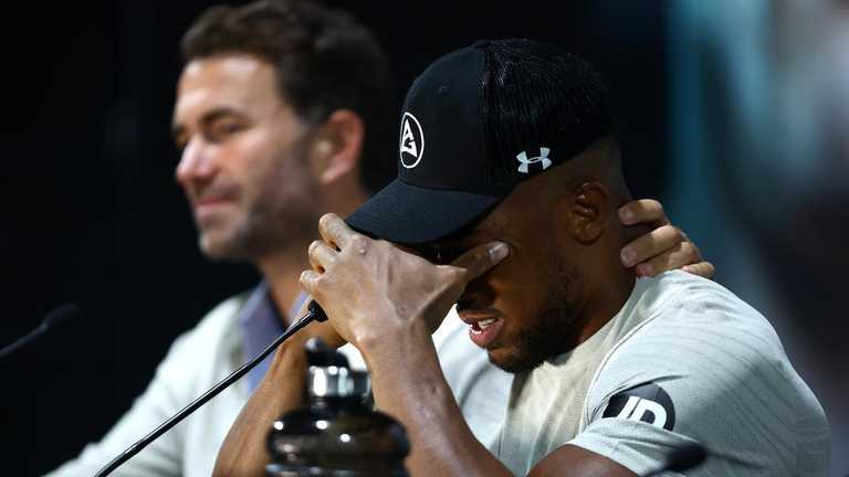 Эдди Хирн и Энтони Джошуа (на переднем плане) / Фото Fox Sports Эдди Хирн и Энтони Джошуа (на переднем плане) / Фото Fox Sports