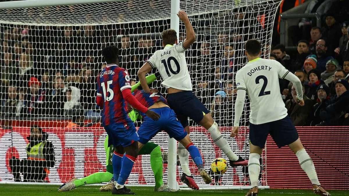 Тоттенхэм разгромил Кристал Пелас / AFP