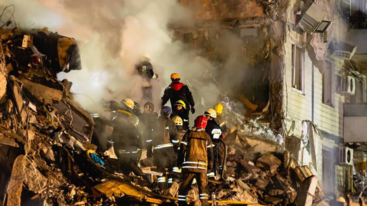 Наслідки обстрілу Дніпра / фото ОВА Наслідки обстрілу Дніпра / фото ОВА