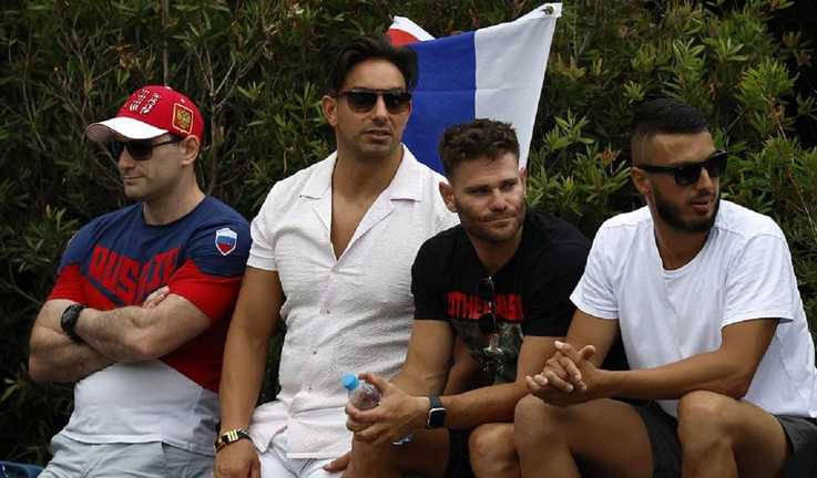 Провокаторы на матчи Байндль / Фото из соцсетей Провокаторы на матчи Байндль / Фото из соцсетей