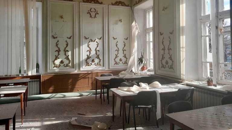 Оккупанты обстреляли шахматный клуб в Херсоне Оккупанты обстреляли шахматный клуб в Херсоне