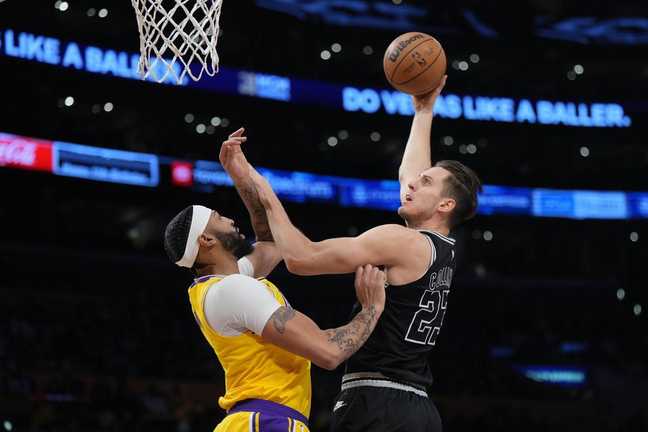 Леброн Джеймс був близьким до тріпл-дабла / Фото НБА Леброн Джеймс був близьким до тріпл-дабла / Фото НБА