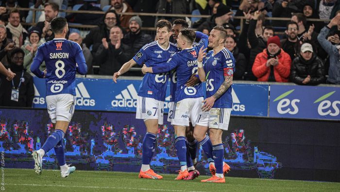 Соболь ассистом помог Страсбургу выиграть бой аутсайдеров Лиги 1, но добавил ложку дегтя Соболь ассистом помог Страсбургу выиграть бой аутсайдеров Лиги 1, но добавил ложку дегтя