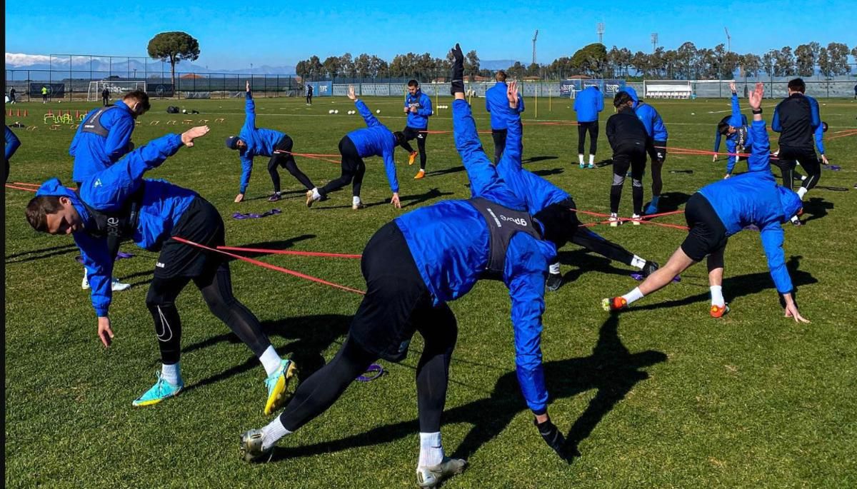 Футболісти Миная на зборах / фото ФК Минай